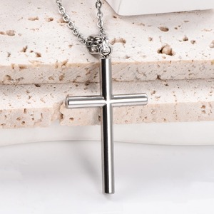 Colliers pendentifs croix cylindriques classiques pour hommes et garçons en acier inoxydable couleur or et argent, bijoux de mode pour la foi et la prière - Product Image 5