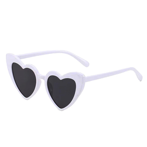 Occhiali a Forma di Cuore per San Valentino, Multicolore, in Plastica, Decorativi, Accessorio Virale per Dichiarazioni d'Amore, 18x11cm, 14+ Anni - Product Image 3
