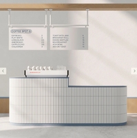 Panneau de menu publicitaire mural en métal pour la vente au détail Support d'affichage de panneaux de lettres monté au plafond