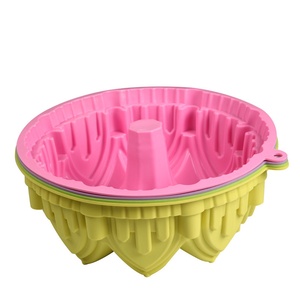 Molde de Silicona Grande con Forma de Corona de Castillo, Cavidad Única, Perfecto para Pasteles y Productos Horneados Artísticos - Product Image 3