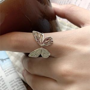 Anillo de Plata Pura S925 con Diseño de Mariposa Retro, Estilo Fresco y Natural, con Boca Abierta, Versátil, Simple y Moderno - Product Image 3