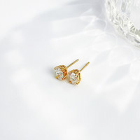 Orecchini a lobo minimalisti con diamante ovale a 4 griffe in oro giallo 18K, con diamante coltivato in laboratorio, a chiusura piatta