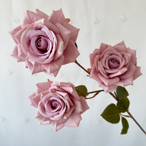 Fleurs artificielles en latex de luxe, roses blanches ivoire au toucher réel, roses au toucher réel pour la décoration d'événements de mariage - Product Image 1