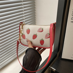 Kadınlar için 2025 yeni moda çanta çilek desen omuzdan askili çanta Mini <span class=keywords><strong>PU</strong></span> deri kadın çantası - Product Image 2