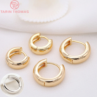 Vente en gros de boucles d'oreilles rondes classiques en laiton plaqué or 24 carats, lisses, avec fermoirs à crochet, de qualité supérieure, pour la fabrication de bijoux DIY