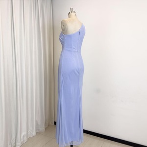 Vestido de dama de honra elegante e formal com bainha maxi para mulheres, bainha de lavanda, com fenda de um ombro e perna, para festa à noite