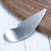 Creatieve roestvrijstalen kersenontpitter, handmatige fruitsnijder, schep met gekarteld blad, makkelijk schoon te maken, keuken gadget, keukengerei
