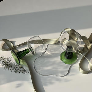 <span class=keywords><strong>Verre</strong></span> <span class=keywords><strong>à</strong></span> <span class=keywords><strong>vin</strong></span> rouge médiéval vintage fait <span class=keywords><strong>à</strong></span> la main avec tasse <span class=keywords><strong>à</strong></span> <span class=keywords><strong>pied</strong></span> <span class=keywords><strong>court</strong></span> émeraude ménage pour Champagne gobelet <span class=keywords><strong>à</strong></span> <span class=keywords><strong>vin</strong></span> doux conception de tige <span class=keywords><strong>à</strong></span> vis - Product Image 2