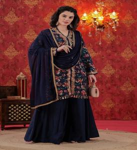 Tenue ethnique avec embellissements floraux faits à la main, en soie Chanderi légère, pour mariage, ensemble Sharara Raat Rani, excellent prix - Product Image 1