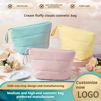 Pochette de maquillage Fluffy Cloud, pochette cosmétique imperméable, organiseur de toilette de voyage, sac de rangement à surface lisse