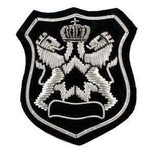 แผ่นผ้าปักลายโลโก้แบบกำหนดเองและการปักแบบเต็มรูปแบบสำหรับใช้ในเสื้อผ้า - Product Image 1