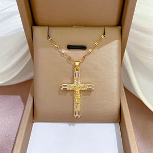 Bijoux religieux Plaqué or 18 carats Pendentif <span class=keywords><strong>Croix</strong></span> <span class=keywords><strong>de</strong></span> Jésus en diamant Collier en acier inoxydable <span class=keywords><strong>Croix</strong></span> pour femme - Product Image 2