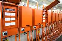 Solution de distribution d'énergie pour chantier extérieur avec prise CEE 415V et protection de sécurité, tableau électrique temporaire