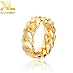 Bague Hip Hop unisexe en cuivre plaqué or 18 carats avec pierre en zircon - Product Image 2