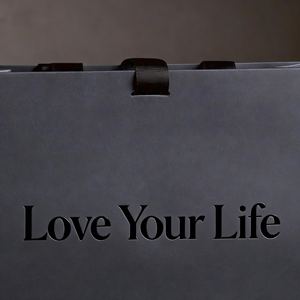 Sac cadeau en papier couché écologique réutilisable sans couture à la taille pour chaussures et vêtements, luxe, fond plat renforcé, très résistant - Product Image 2