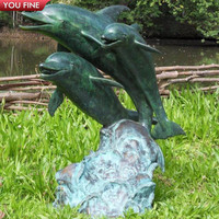 Statue de dauphin en bronze pour piscine extérieure