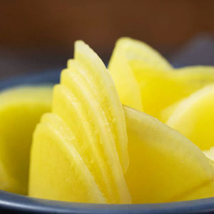 ขนมพกพา หัวไชเท้าดอง สำหรับปิกนิกกลางแจ้ง - Product Image 1