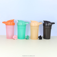 Bouteille shaker de haute qualité sans BPA, fabrication OEM, nouveau design, pour mélanger café, lait et protéines en poudre.
