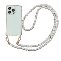 Coques de téléphone personnalisées de luxe en PC et TPU, design sportif, pour iPhone 14, 16, 17 Pro, avec cordon de cou féminin et chaîne de perles transparentes, commande en gros