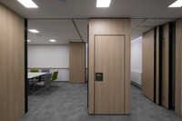 Cloison pliable et rétractable en placage de bois, facile à assembler, avec cadre en aluminium de 85 mm d'épaisseur, idéale pour bureau, école, salle de sport, maison, restaurant