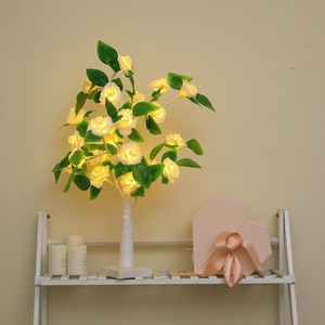 Lámpara de batería USB con árbol de rosas de mesa con luz LED, flor Artificial decorativa para Celebración de vacaciones de Navidad para sala de estar - Product Image 6