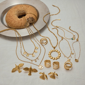Ensemble de bijoux fantaisie pour femmes en acier inoxydable, design animalier, pour soirée, couleur or, collier, boucles d'oreilles et bagues - Product Image 4