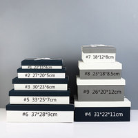 Boîte cadeau rigide en papier pour foulard en soie haut de gamme avec logo personnalisé, boîte cadeau personnalisée avec couvercle et base pour l'emballage de vêtements