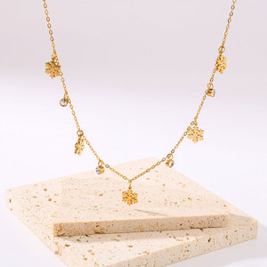 เครื่องประดับกันน้ำไม่หมอง ฐานสแตนเลส 316L ชุบทอง 14k 18k PVD ประดับเพชรซิคอนรูปเกล็ดหิมะ สร้อยคอสำหรับผู้หญิง - Product Image 2