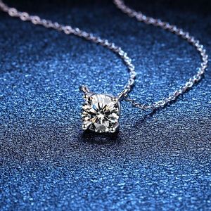 Collar <span class=keywords><strong>de</strong></span> Plata S925 con Moissanita <span class=keywords><strong>de</strong></span> 1 Quilate, Colgante <span class=keywords><strong>de</strong></span> Cuatro Garras <span class=keywords><strong>de</strong></span> Lujo Discreto, Cadena para Clavícula, Joyería para Fiesta <span class=keywords><strong>de</strong></span> Boda para Mujer - Product Image 3