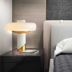 Lámpara de Mesa E27 LED con Interruptor, Diseño Nórdico Minimalista, Base de Vidrio, Lámpara de Escritorio Moderna y Creativa - Product Image 4