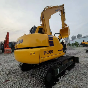 Mini-excavatrice sur chenilles Komatsu PC60 d'occasion de 6 tonnes avec lame de bulldozer, excavatrice PC60 d'occasion à vendre en stock - Product Image 3