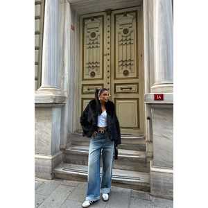 Manteau long et fin en fausse fourrure noire Rufina avec imprimé vintage décoré de rembourrage en chameau, fabriqué en laine et en soie - Product Image 6