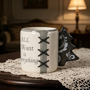 Tazza in Ceramica a Forma di Albero di Natale con Citazione 'All I Want Is <span class=keywords><strong>Everything</strong></span>' Design Nero X Tazza da Caffè Festiva per le Feste - Product Image 1