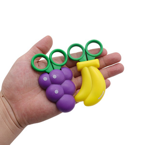 Ciseaux à fruits en acier inoxydable, lame droite de 93 mm, design raisins et bananes, pour le bureau, l'école et l'artisanat - Product Image 2