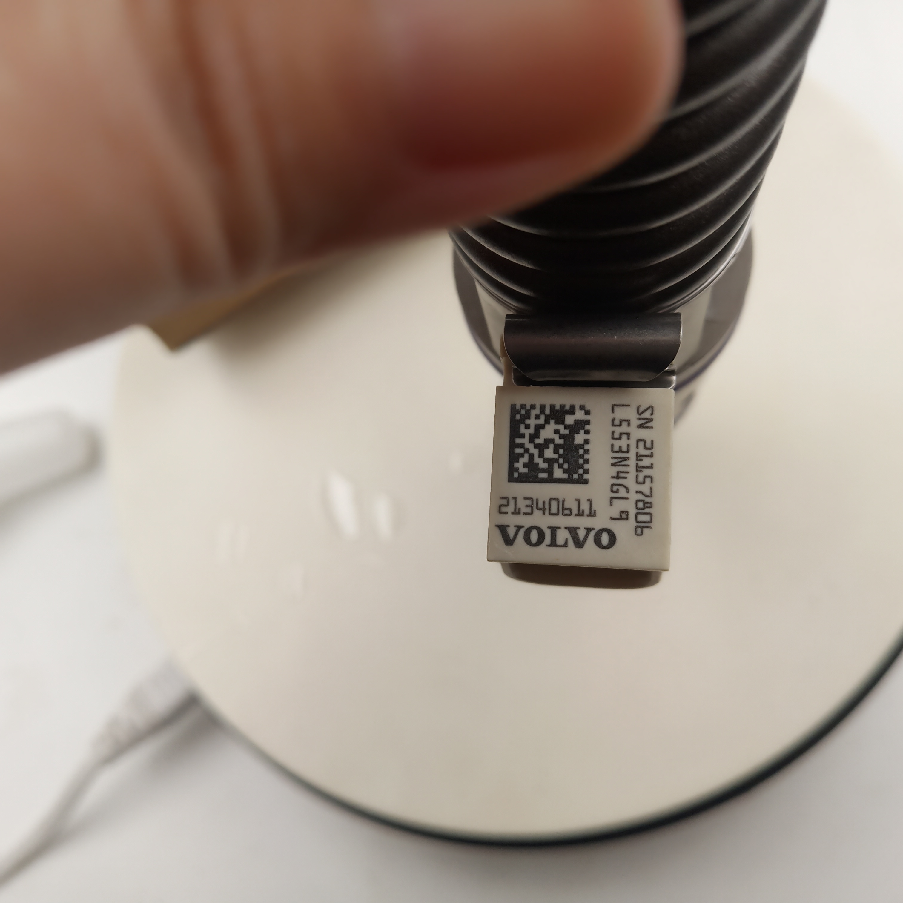 High Quality Diesel Fuel Injector  21340611 Common Rail Injection Nozzle 21340611 For Volvo 2pins 4pins Injector  Sprayer