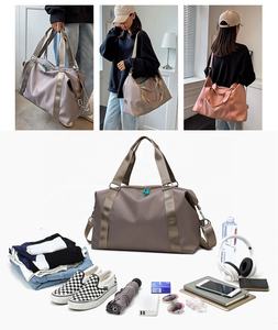 Amazons – sac de voyage sec et humide, sacs de sport de haute qualité pour femmes avec cordon vert menthe - Product Image 4