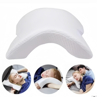 Oreiller de couple en mousse à mémoire de forme tissée pour dormeurs latéraux, avec repose-bras arqué et trou pour le bras, amovible et lavable