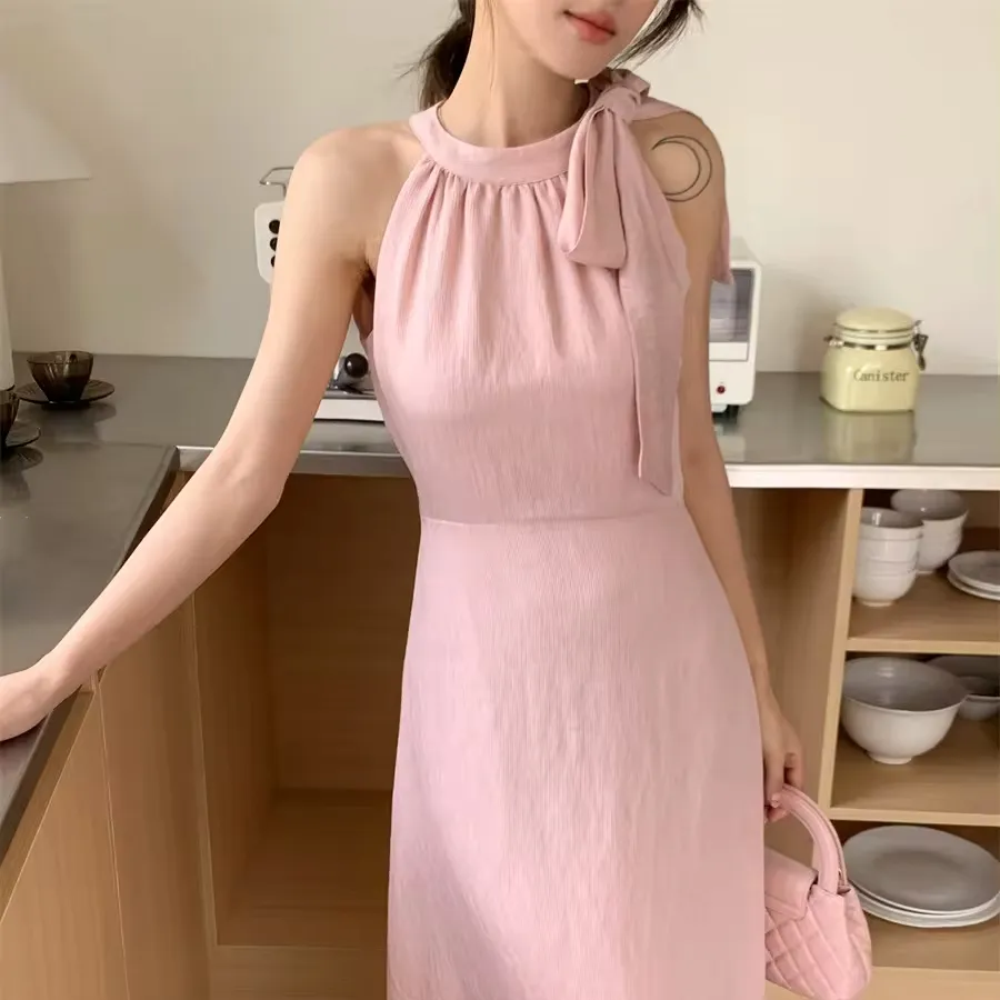 ¡Disparo en tiempo real! Vestido de cuello colgante con lazo rosa francés Elegancia sin mangas, cintura ajustada, vestido largo Delgado