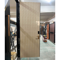 Puerta Pivotante de Madera de Seguridad con Diseño Personalizado y Grabado 3D de Lujo, Puertas Frontales de Aluminio para Exteriores de Villas y Casas