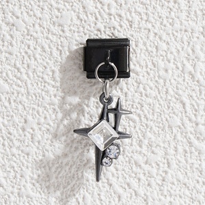 Tendances et designs : Breloques punk italiennes en acier inoxydable, étoiles noires, pendentifs italiens, bracelets à breloques, bijoux - Product Image 2
