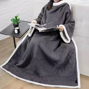 Couverture portable avec manches en polaire sherpa, couverture chaude pour regarder la télévision, couverture à capuche surdimensionnée pour la maison et le canapé - Product Image 6