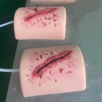 Modelo de Entrenamiento para Hemostasia de Trauma, Simulador de Laceración y Herida por Puñalada en el Muslo con Efecto de Sangrado, Entrenador de Laceración de Muslo