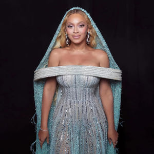 Luxuriöse Feder-Abendkleider in Aquagrün, Elegantes Schulterfreies Beyoncé-Kleid für Prominenten-Events, Hochzeiten und Partys SZ435 - Product Image 3