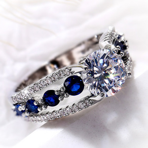 Anello Traforato di Colore Blu, Design Creativo per Donne - Product Image 1