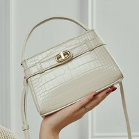 Sac à main carré minimaliste en cuir véritable pour femme, motif crocodile, nouvelle collection 2026, avec deux fermetures magnétiques