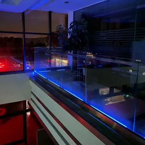 Restaurant Terrasse Ess bereich Balustrade Handlauf rahmenlose Glass perre Dach Treppe Sicherheit LED Licht Glas Geländer Zaun