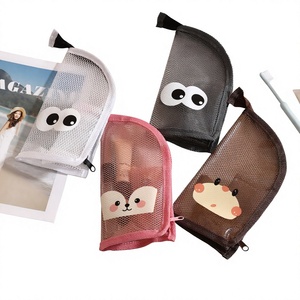 กระเป๋าใส่เครื่องสำอางแบบแขวนพับได้ PVC แนวตั้ง รักษ์โลก สีเทาเข้ม มีช่องใส่ของ ความจุ 200 มล. สำหรับจัดเก็บเครื่องสำอางเดินทาง ลายการ์ตูน - Product Image 6