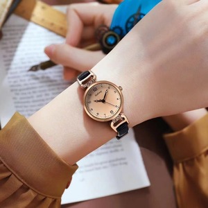 Montre Quartz Rétro pour Femme et Étudiante, Style Forêt, Petit Cadran, Bracelet en Cuir, Luxe Léger et Haute Valeur, Montre Quartz Tendance pour Homme - Product Image 4