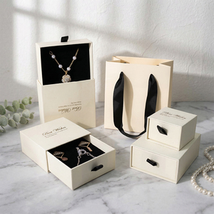 Scatola di Cartone Riciclabile su Misura per Set di Gioielli, Confezione Regalo Pieghevole di Lusso per Gioielli, Occhiali, Orologi e Accessori - Product Image 1