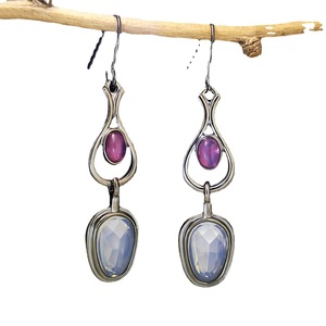 Orecchini Pendenti Stile Vintage con Accento di Colore Viola, Accessori di Moda per Donne - Product Image 5